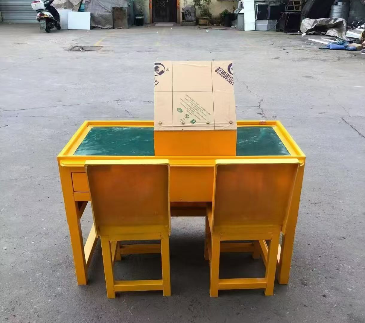 蛟河防静电导通桌井下煤矿火工品发放桌：危险品流转的安全守护者